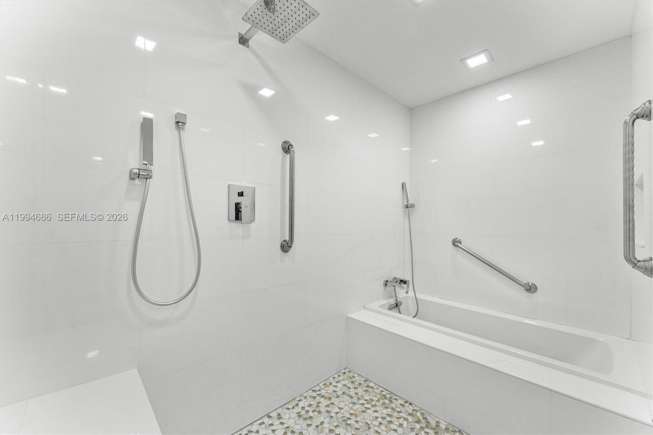 392 Golfview Rd , Unit A, North Palm Beach, FL 33408 Photo