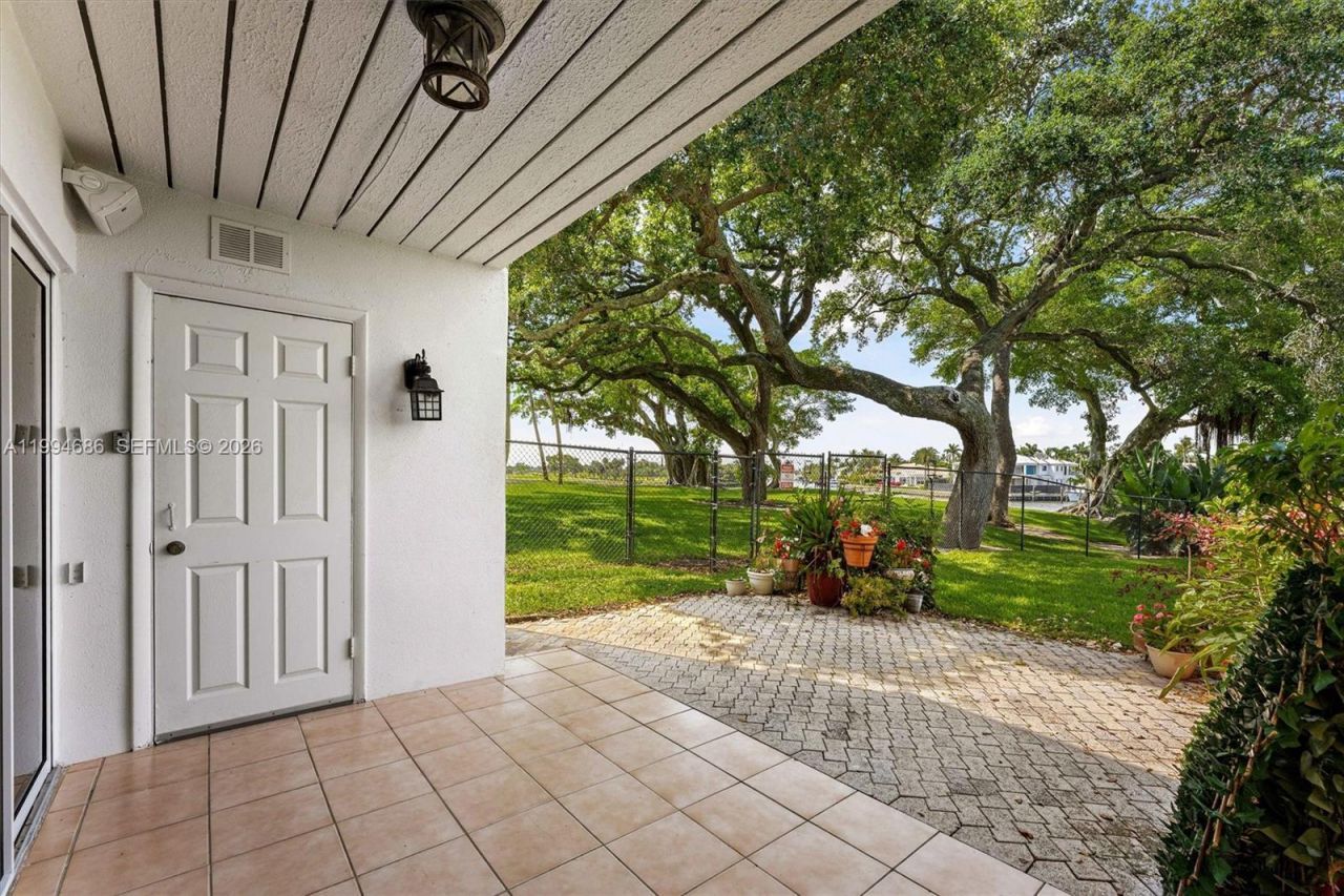 392 Golfview Rd , Unit A, North Palm Beach, FL 33408 Photo