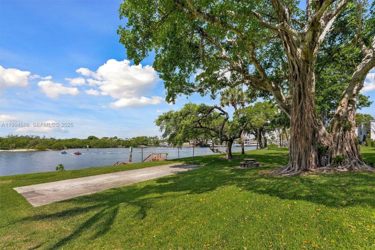 392 Golfview Rd , Unit A, North Palm Beach, FL 33408 Photo