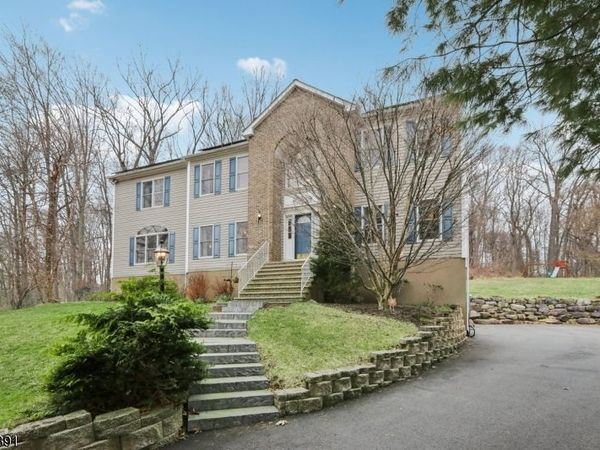 64 Fords Rd, Randolph, NJ 07869