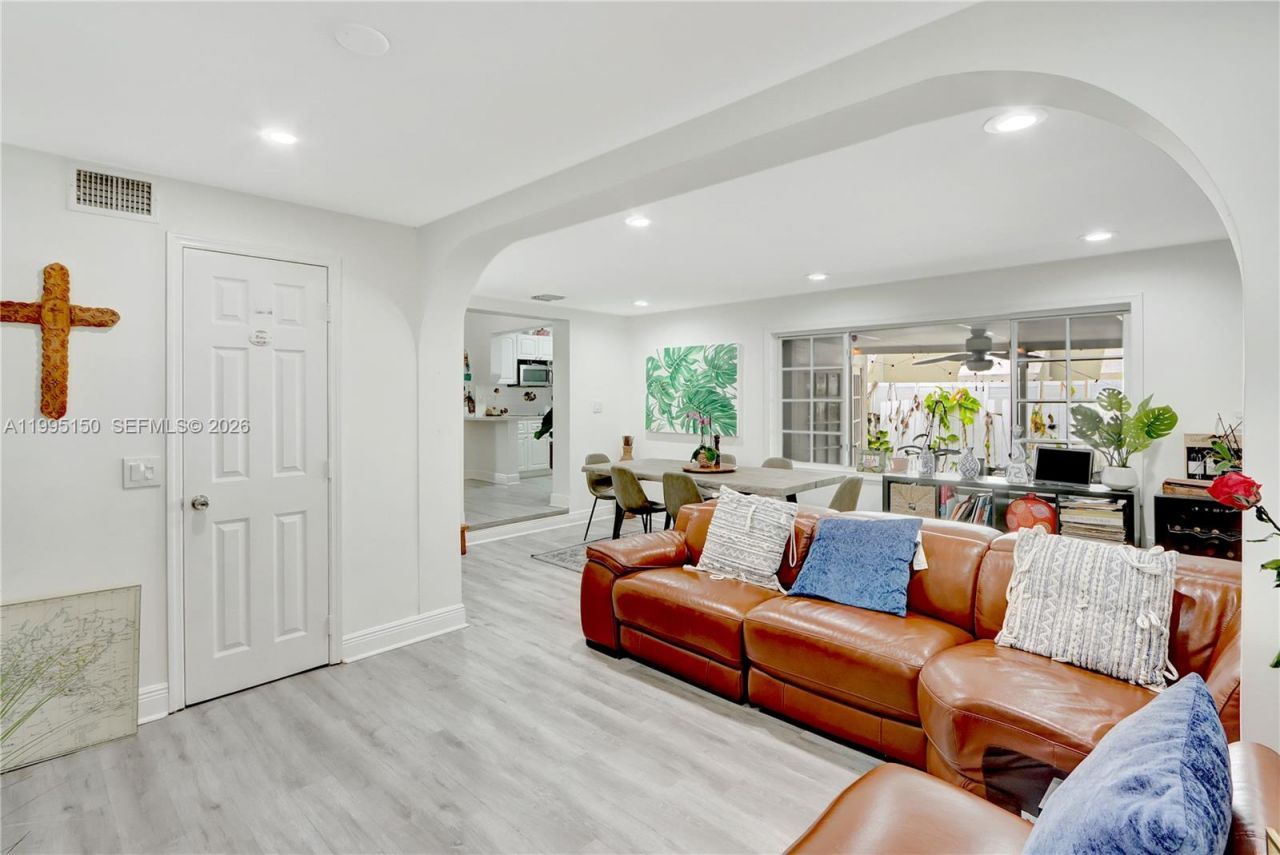 5509 SW 6th St, Miami, FL 33134 Photo