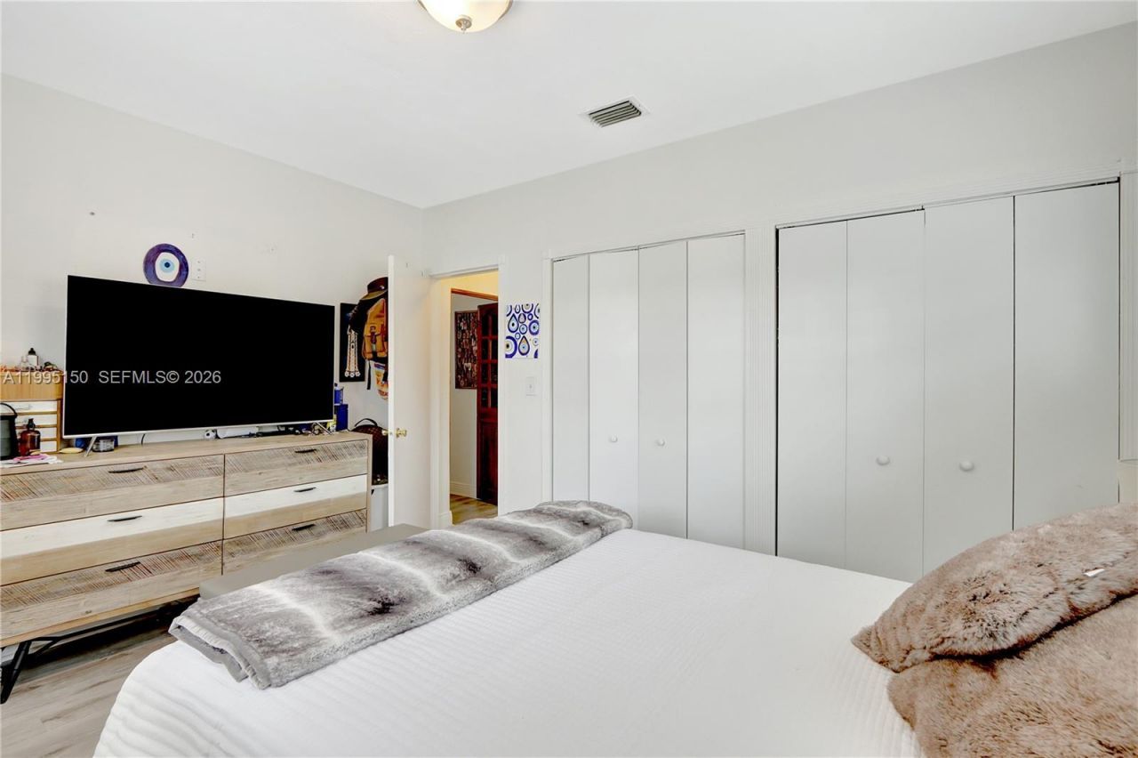 5509 SW 6th St, Miami, FL 33134 Photo