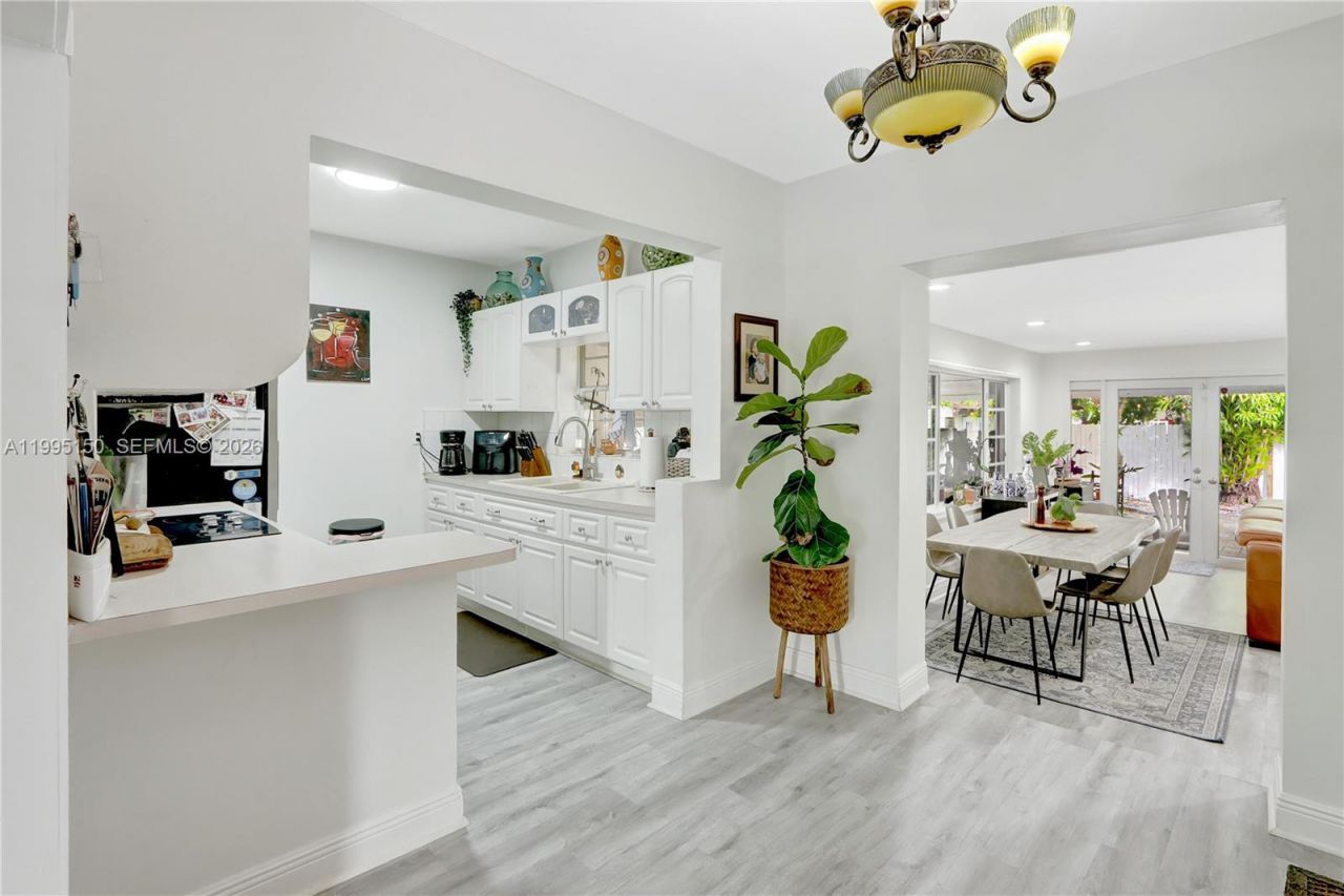 5509 SW 6th St, Miami, FL 33134 Photo