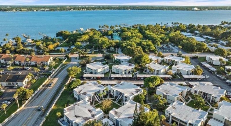 1561 NE 12th Ter , Unit ##, Jensen Beach, FL 34957 Photo