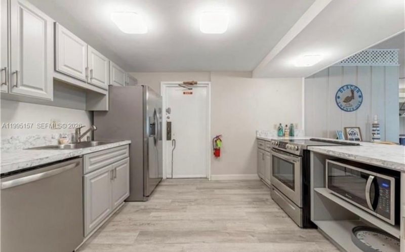 1561 NE 12th Ter , Unit ##, Jensen Beach, FL 34957 Photo