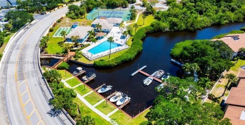 1561 NE 12th Ter , Unit ##, Jensen Beach, FL 34957 Photo