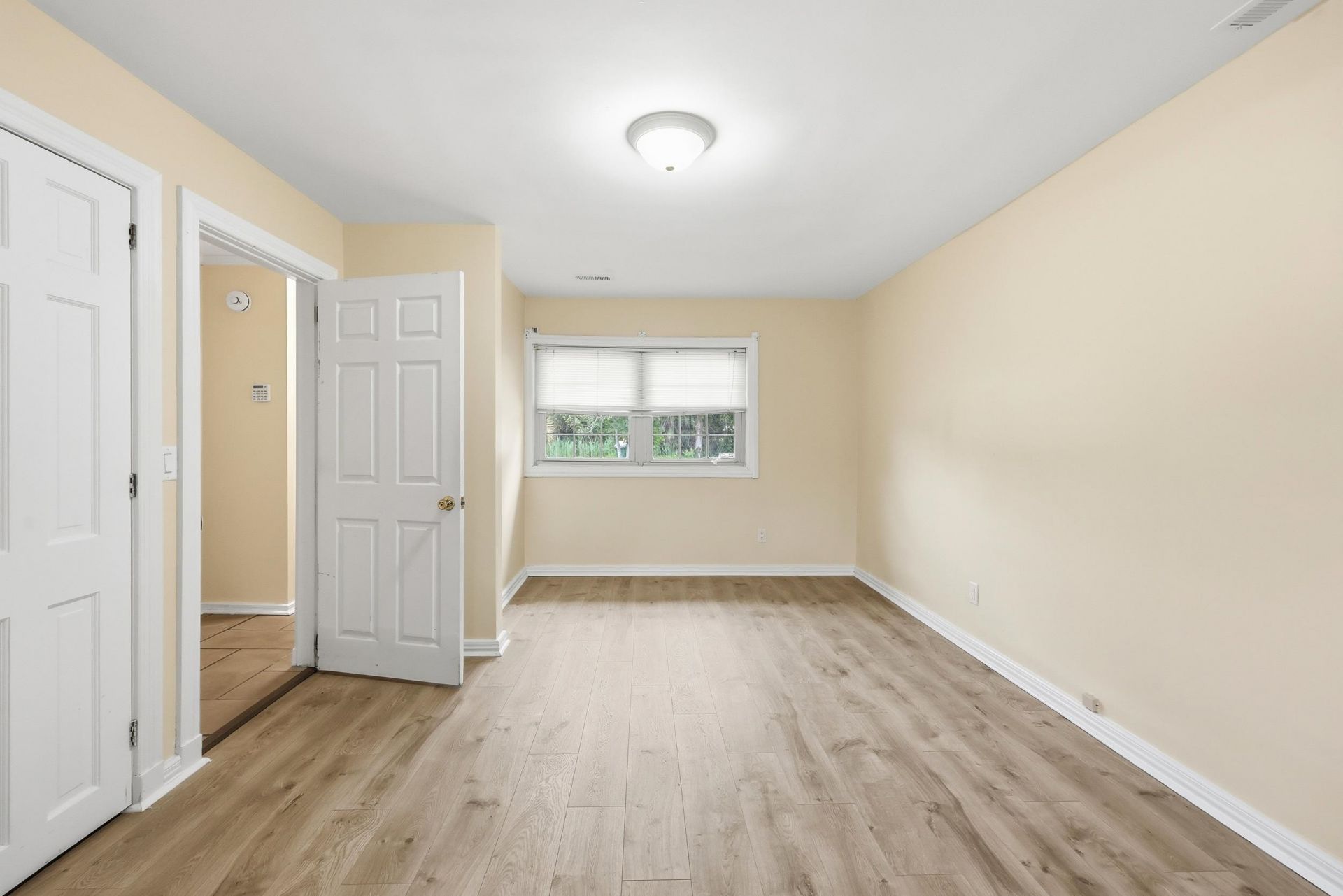 1515 Oak St. Photo 12