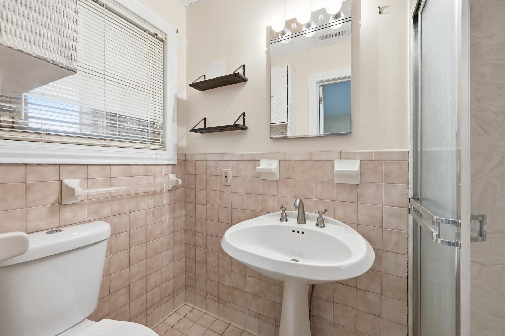 1515 Oak St. Photo 13