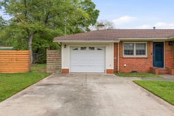 1515 Oak St. photo 4