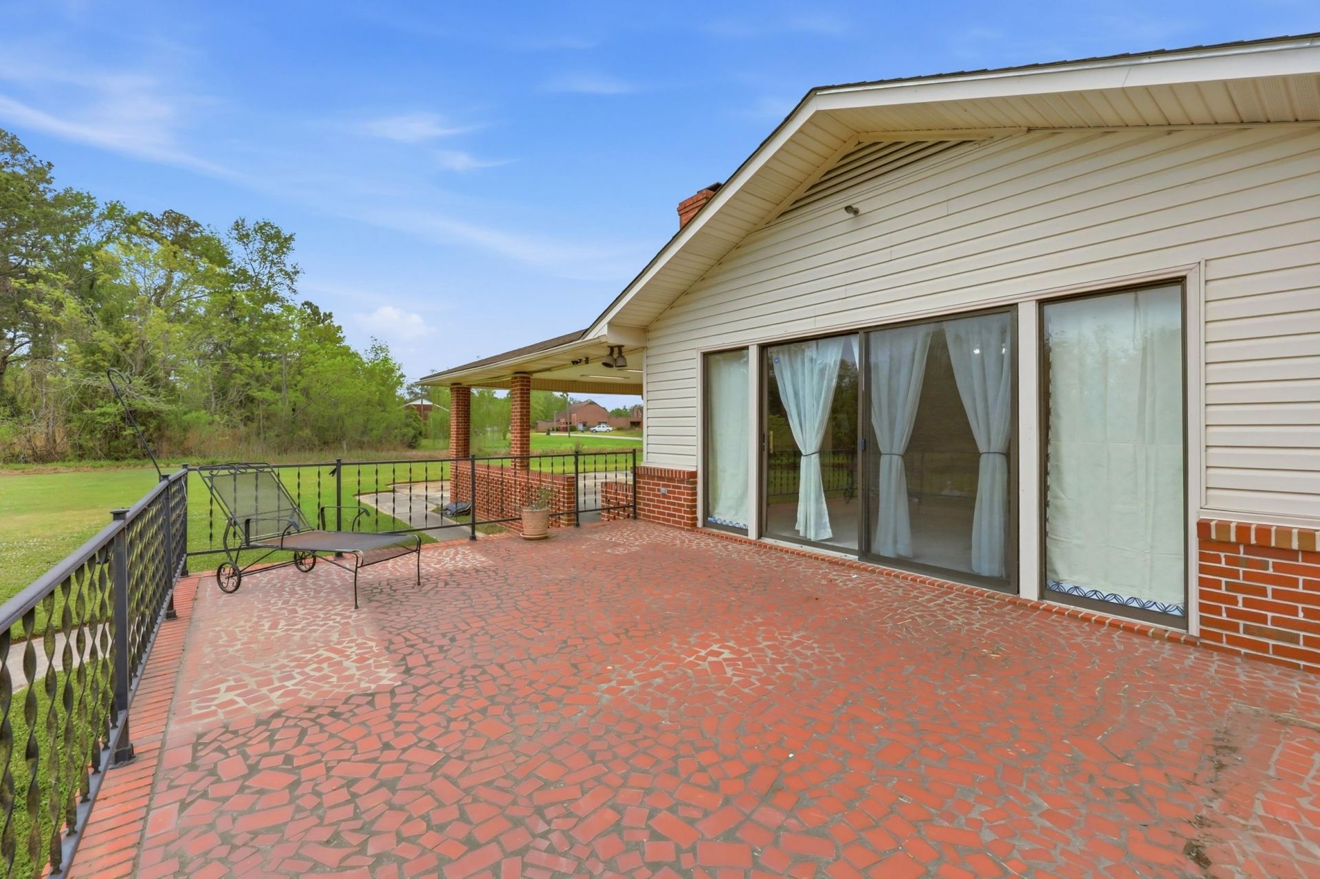 1515 Oak St. Photo 24