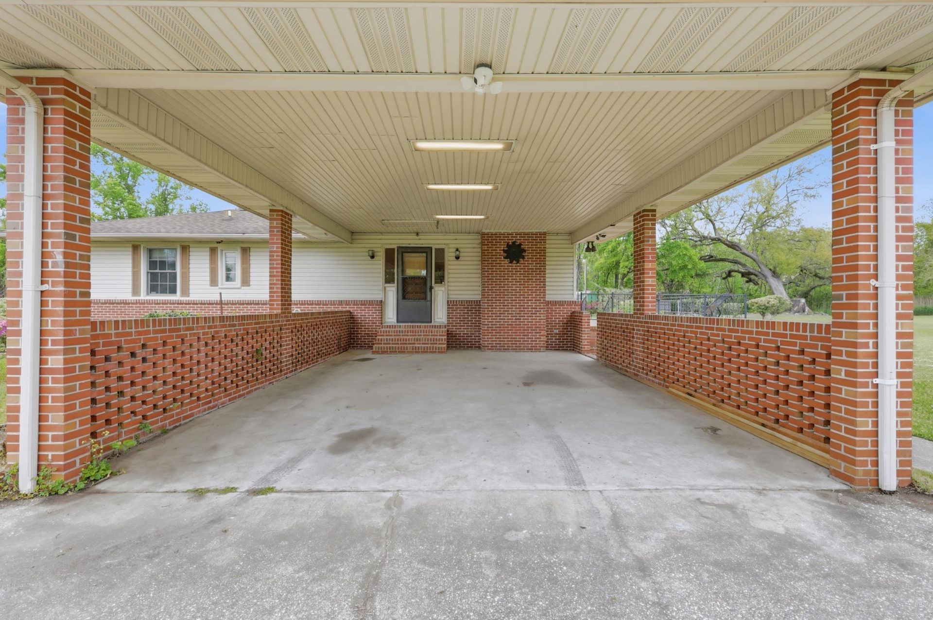 1515 Oak St. Photo 30