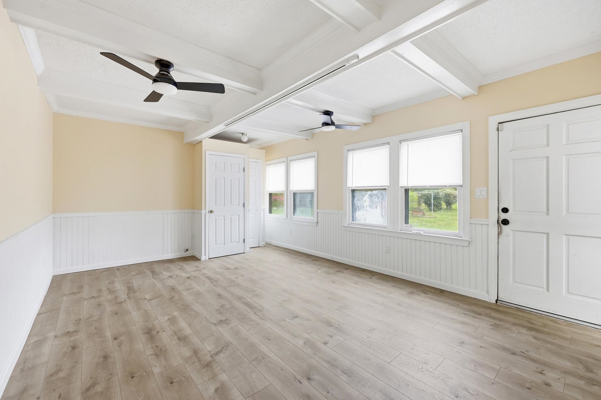 1515 Oak St. Photo 6