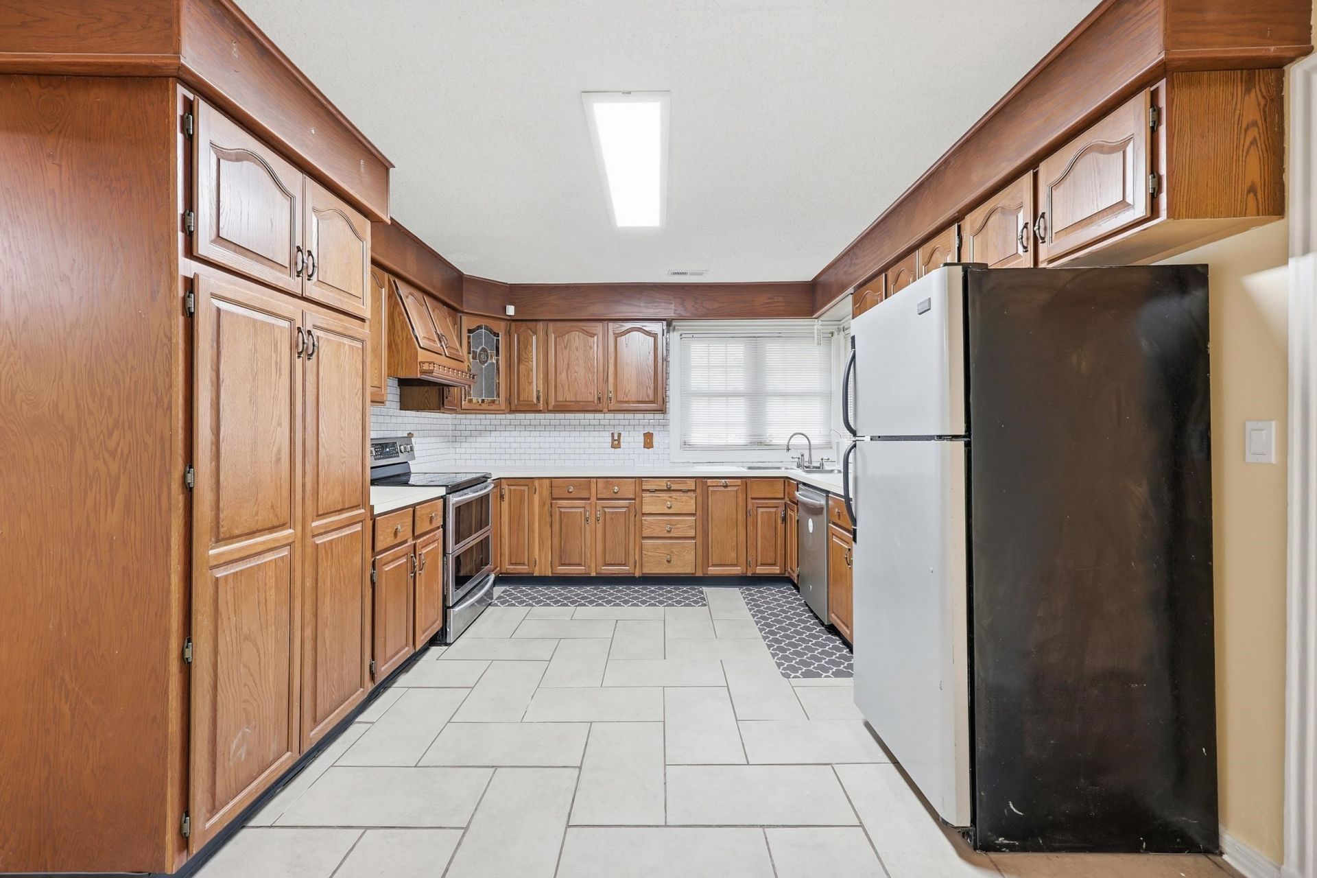 1515 Oak St. Photo 9