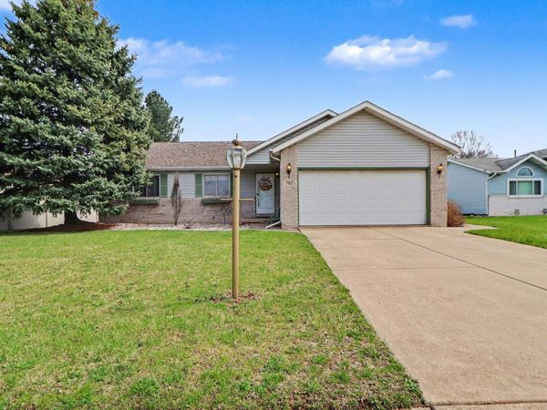 702 Admiral Drive, Chesterton, IN 46304