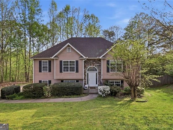 1235 Smoke Hill Lane, Hoschton, GA 30548