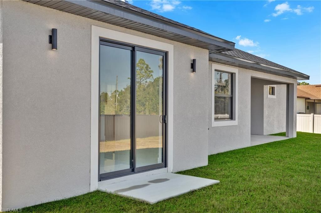 732 Alamo St E, Lehigh Acres, FL 33974 Photo