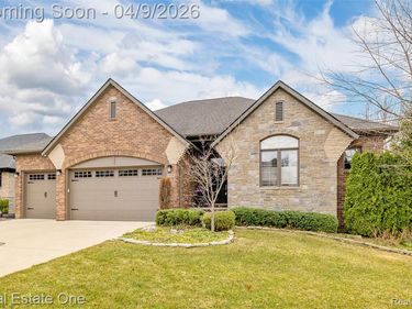 1954 Westridge Drive, Shelby Twp, MI 48316