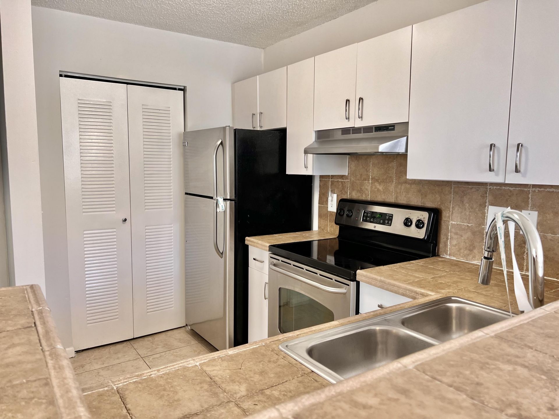 1755 Village Boulevard, Unit 102, West Palm Beach, FL 33409 Photo