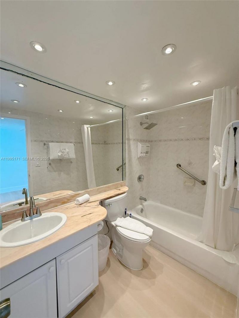 5445 Collins Ave , Unit 635, Miami Beach, FL 33140 Photo