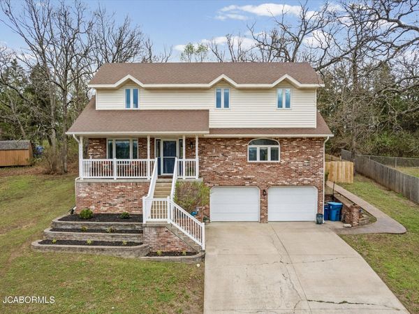 1321 HOFFMAN DRIVE, Jefferson City, MO 65101