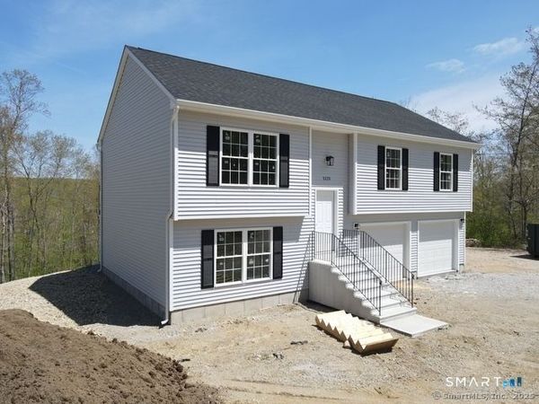 95 Butlertown, Waterford, CT 06385