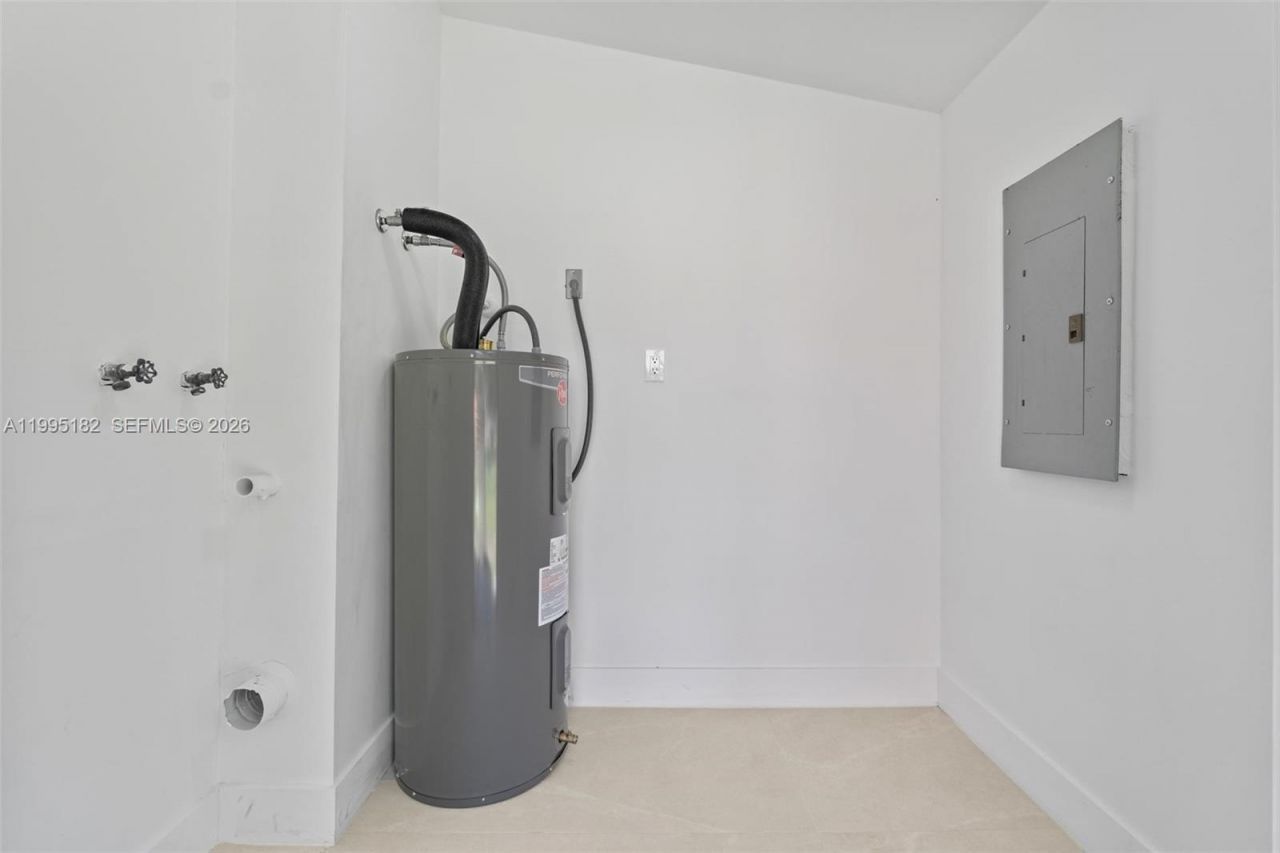 11530 SW 138th St , Miami, FL 33176 Photo