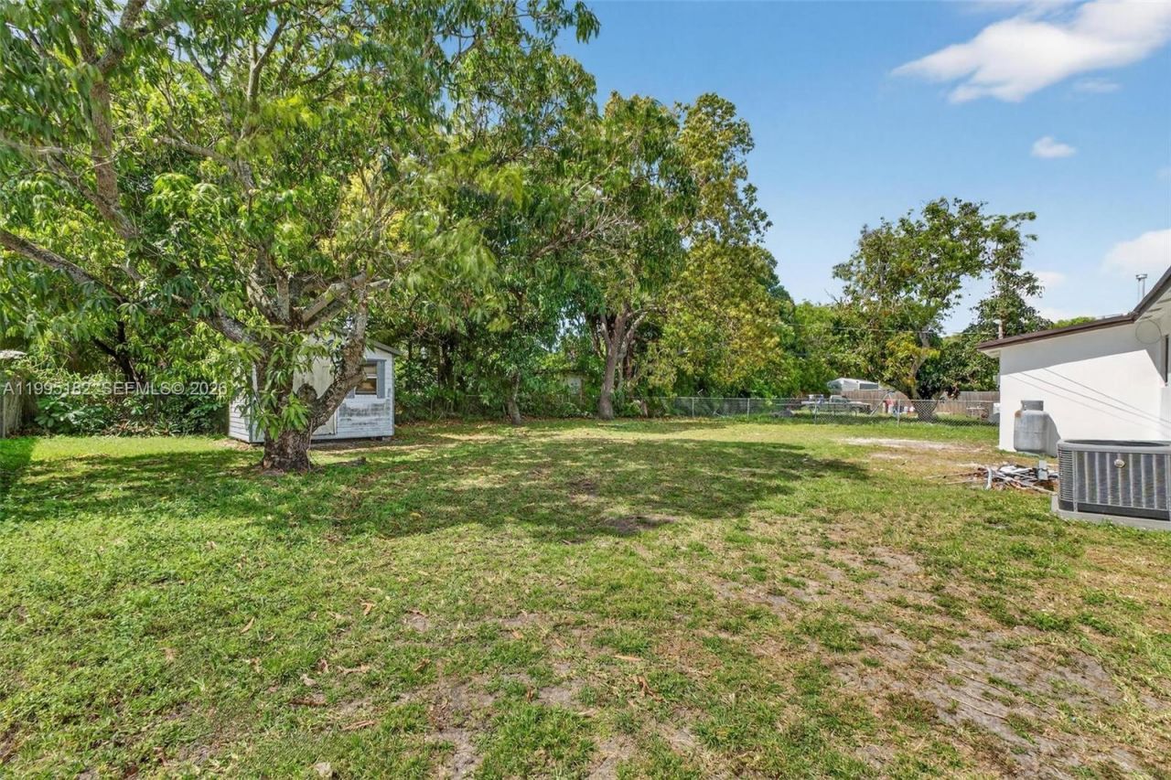 11530 SW 138th St , Miami, FL 33176 Photo