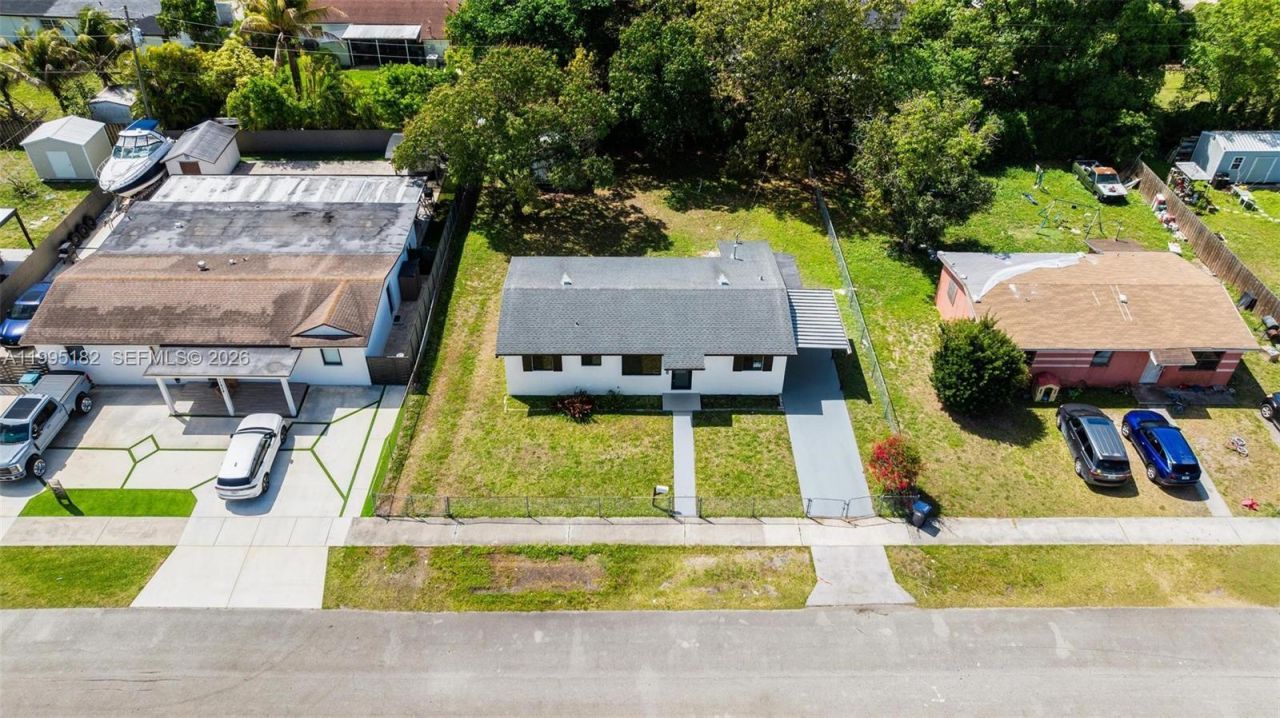 11530 SW 138th St , Miami, FL 33176 Photo