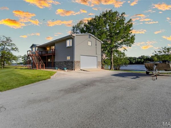 1315 W Main Street, Grafton, IL 62037