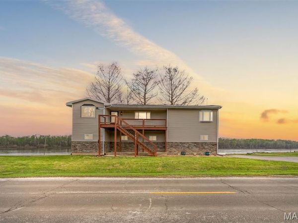 1315 W Main Street, Grafton, IL 62037