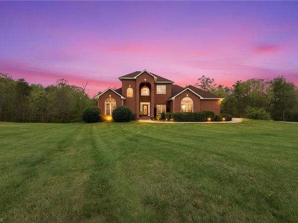 48 Oakdale Drive , Taylorsville, NC 28681