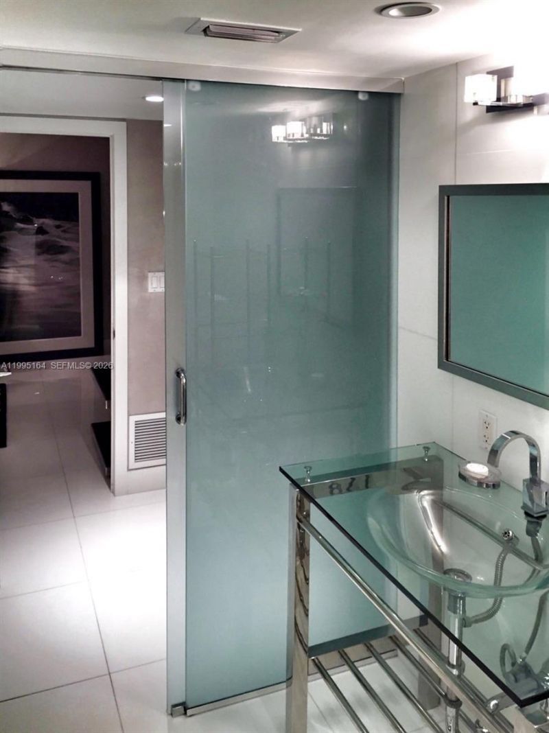 2301 Collins Ave , Unit 1507, Miami Beach, FL 33139 Photo