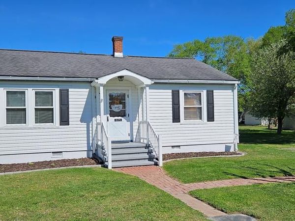 625 Deshields Street, TAPPAHANNOCK, VA 22560