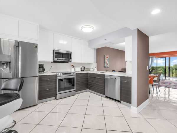 14475 Strathmore Lane, Unit 602, Delray Beach, FL 33446