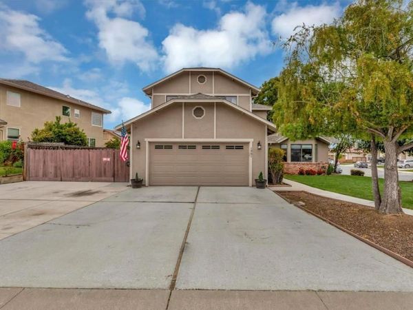 1951 Calistoga Drive, Hollister, CA 95023