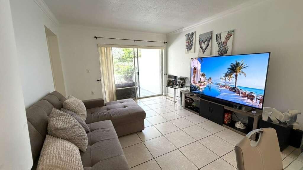 9711 Fontainebleau Boulevard, Unit D105, Miami, FL 33172 Photo