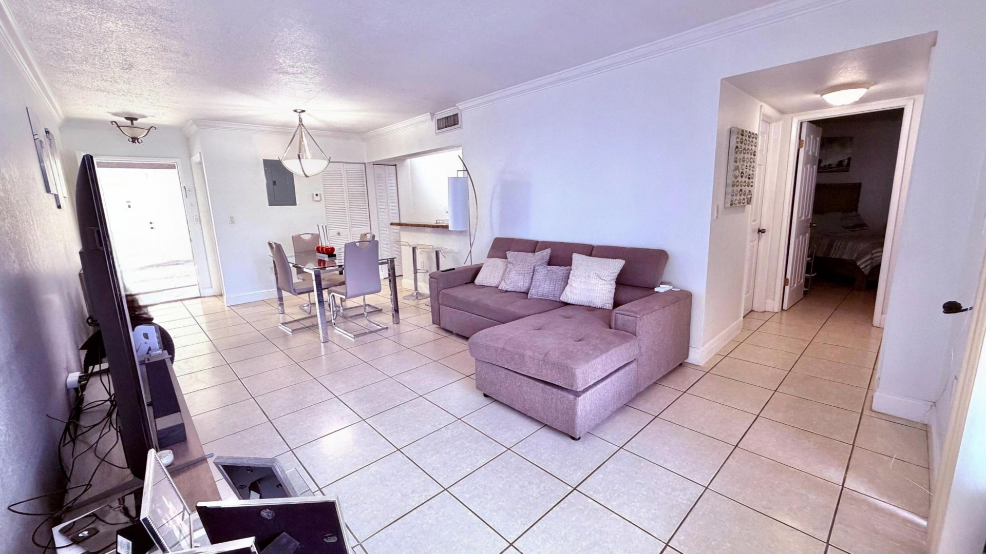 9711 Fontainebleau Boulevard, Unit D105, Miami, FL 33172 Photo