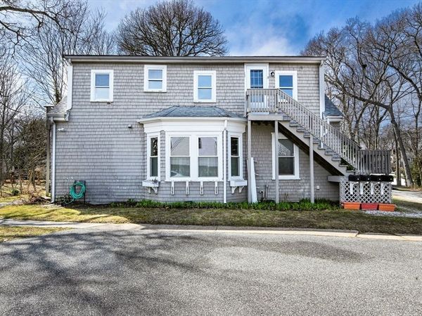 16 Lt Hauser Lane, Unit 3, Falmouth, MA 02540