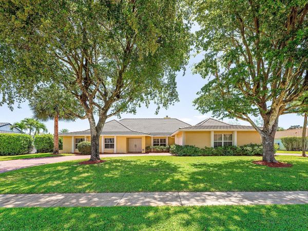 2099 Greenview Cove Drive, Wellington, FL 33414