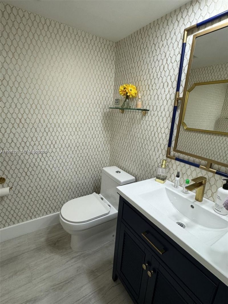 2030 S Ocean Dr, Unit 815, Hallandale Beach, FL 33009 Photo