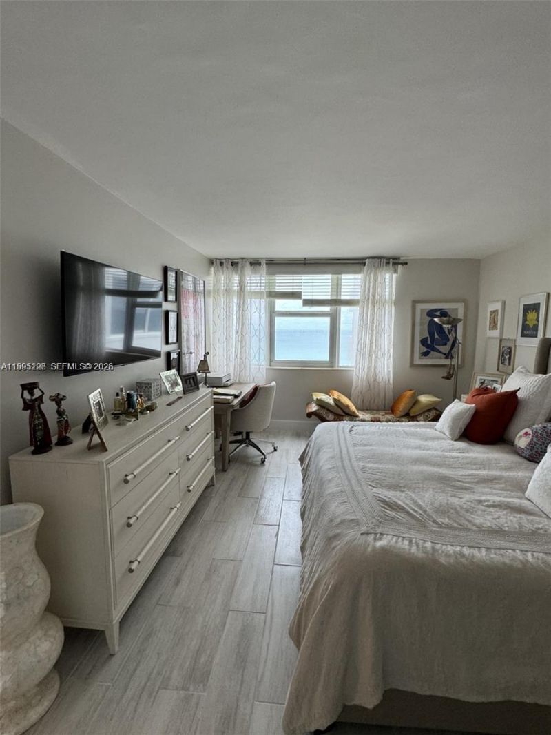 2030 S Ocean Dr, Unit 815, Hallandale Beach, FL 33009 Photo