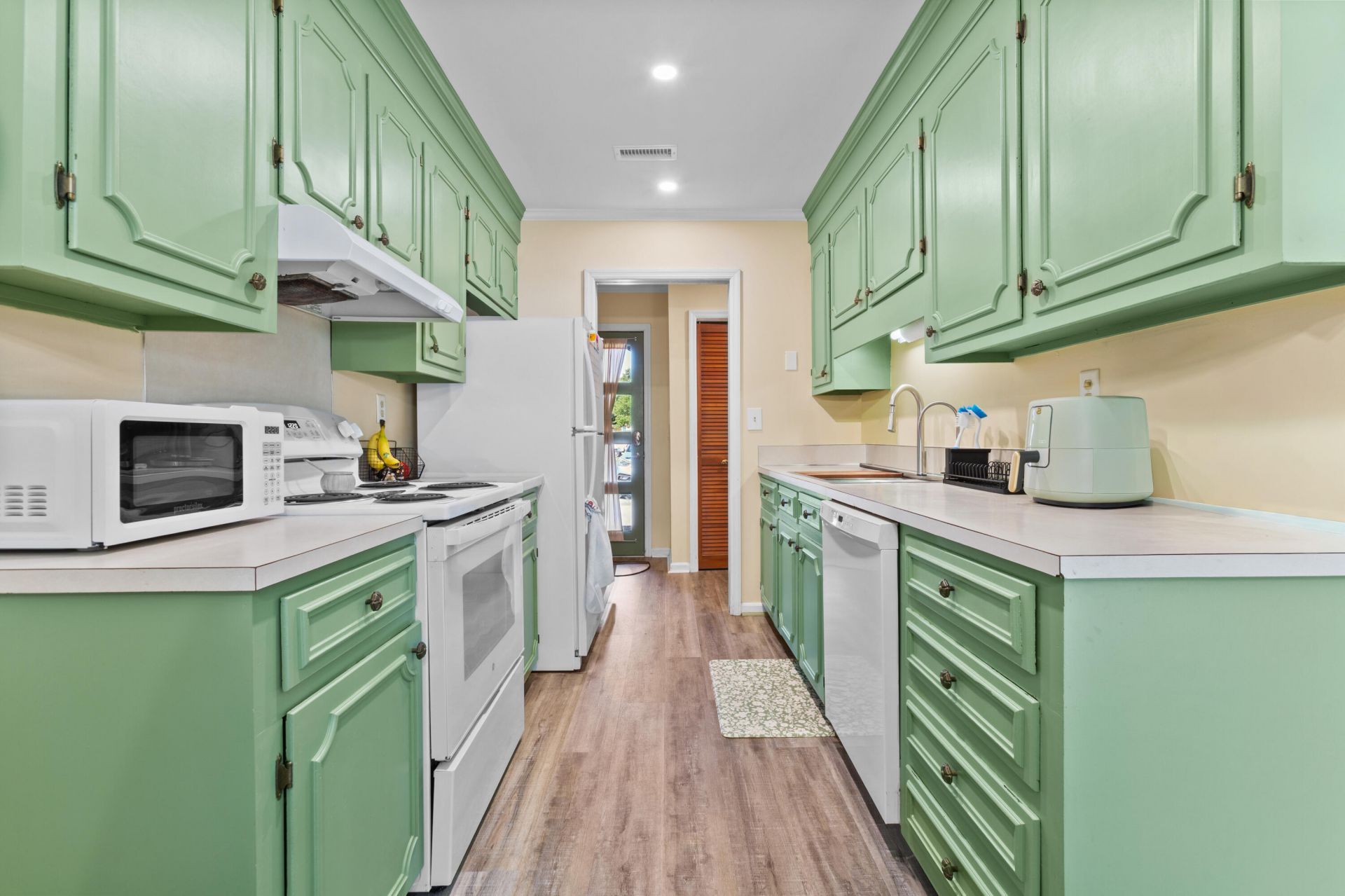 4423 S Shirley Drive Photo 4