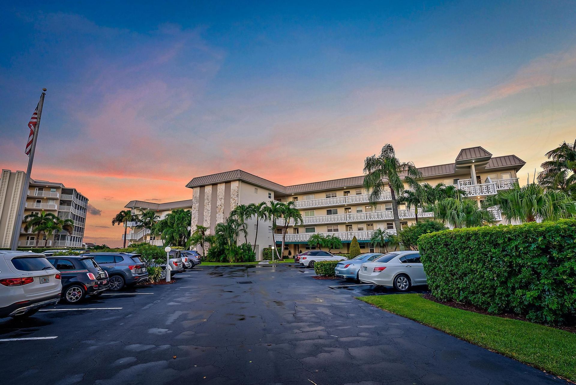 52 Yacht Club Drive, Unit 105, North Palm Beach, FL 33408 Photo