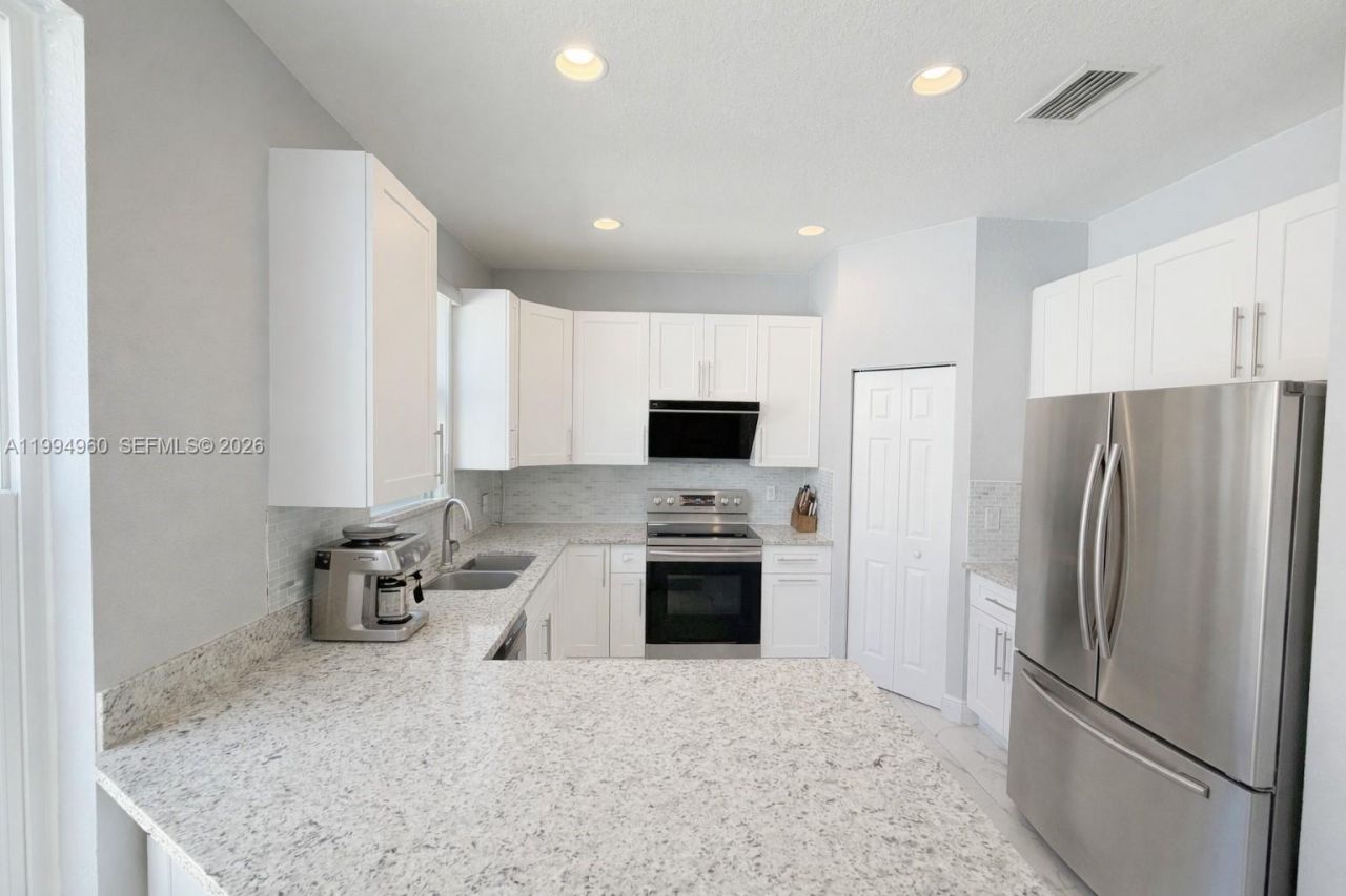 5005 Northern Lights Dr, Unit 5005, Greenacres, FL 33463 Photo