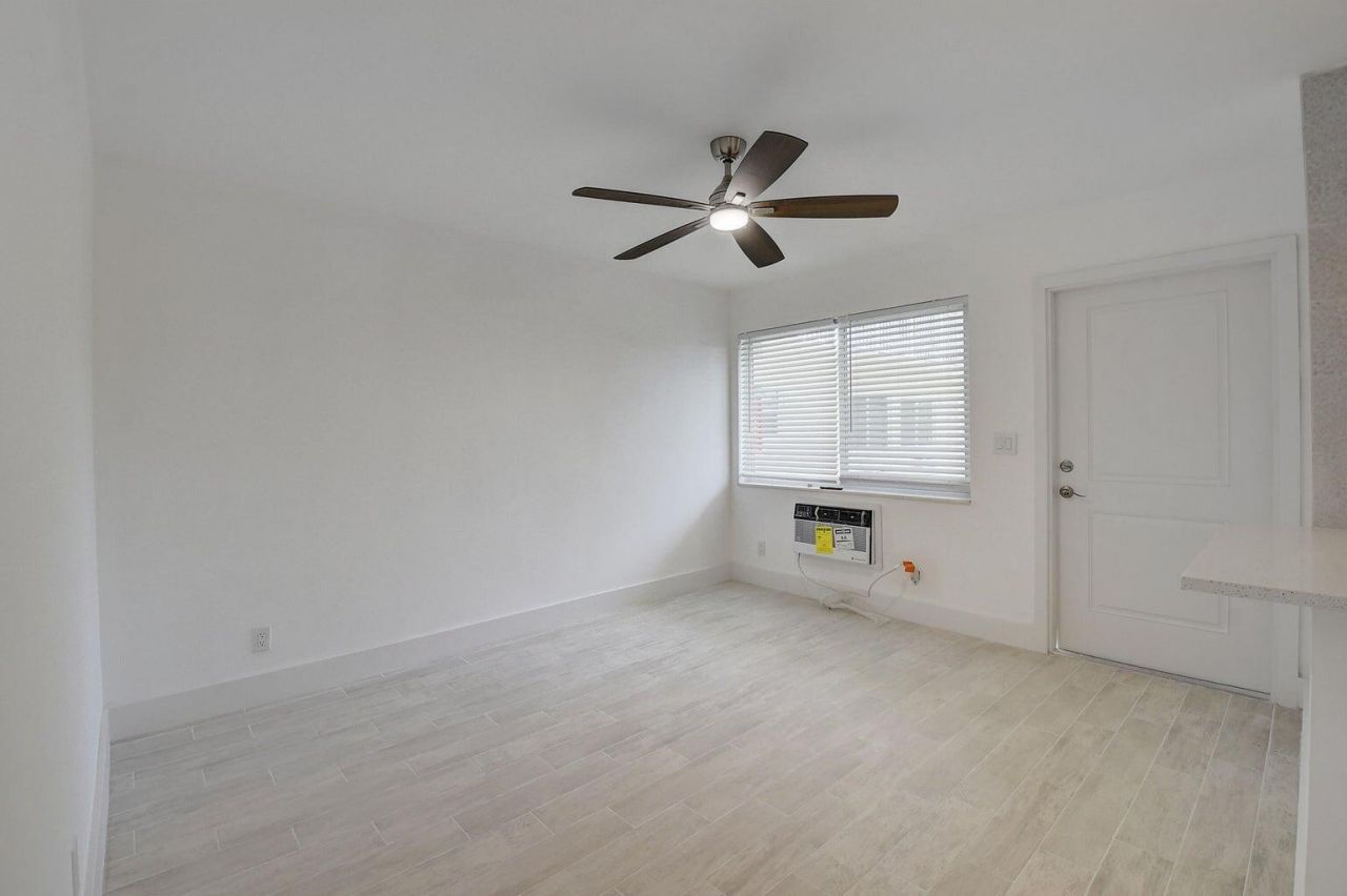 525 S Broadway Street, Unit M, Lantana, FL 33462 Photo