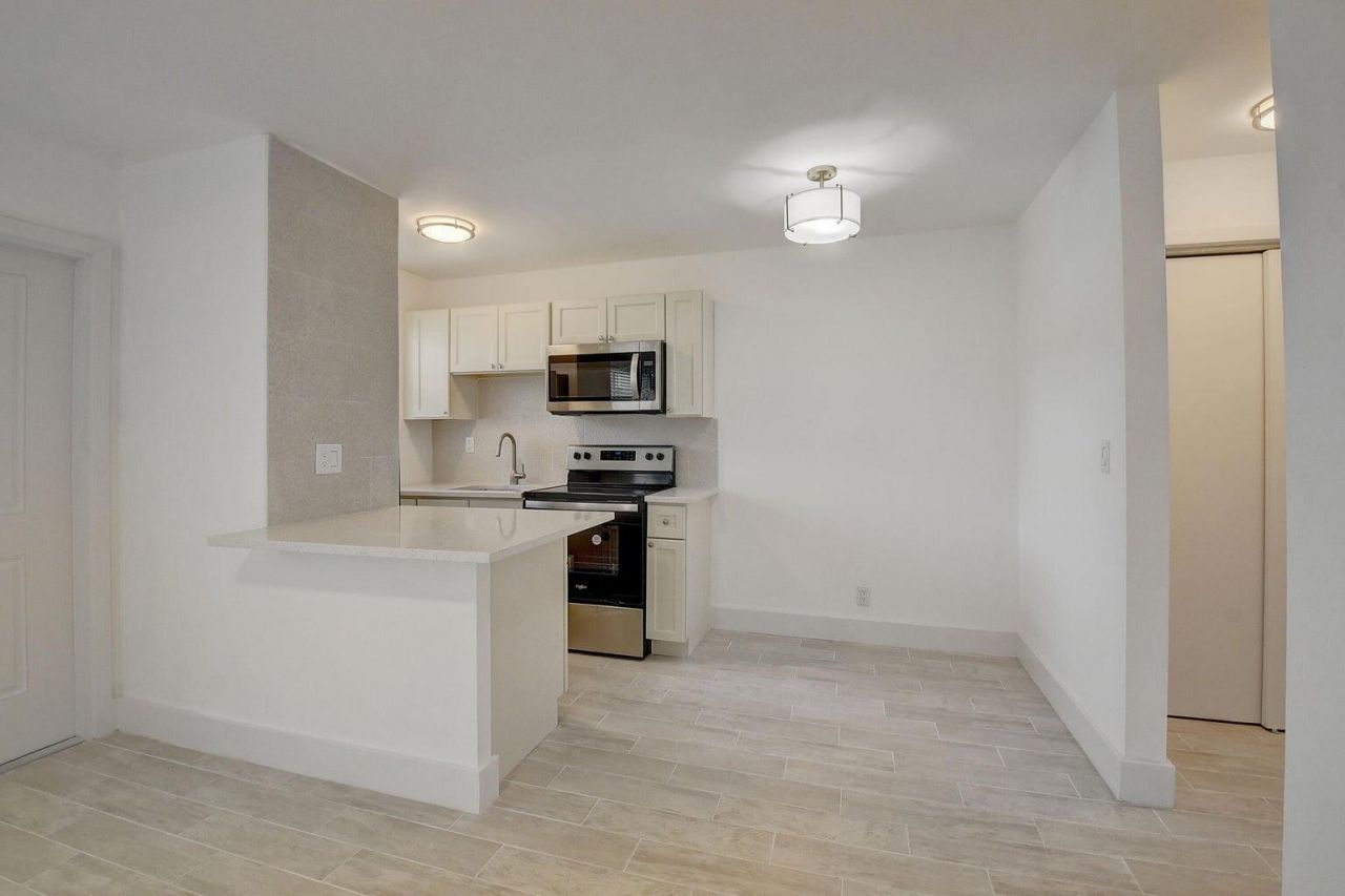 525 S Broadway Street, Unit M, Lantana, FL 33462 Photo