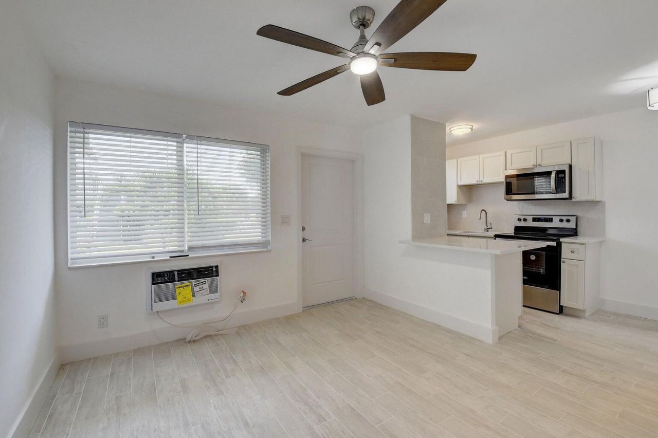 525 S Broadway Street, Unit M, Lantana, FL 33462 Photo