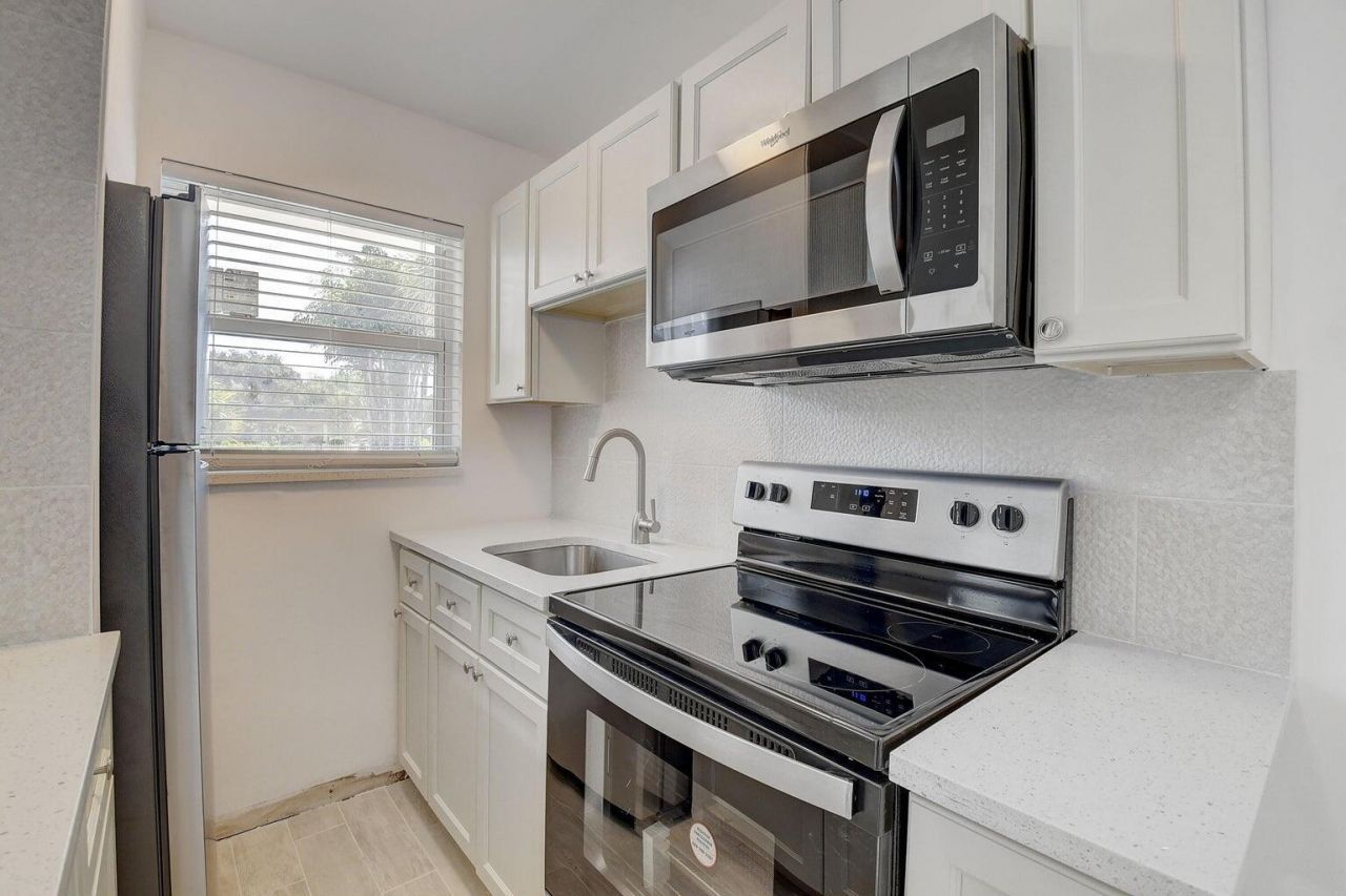 525 S Broadway Street, Unit M, Lantana, FL 33462 Photo