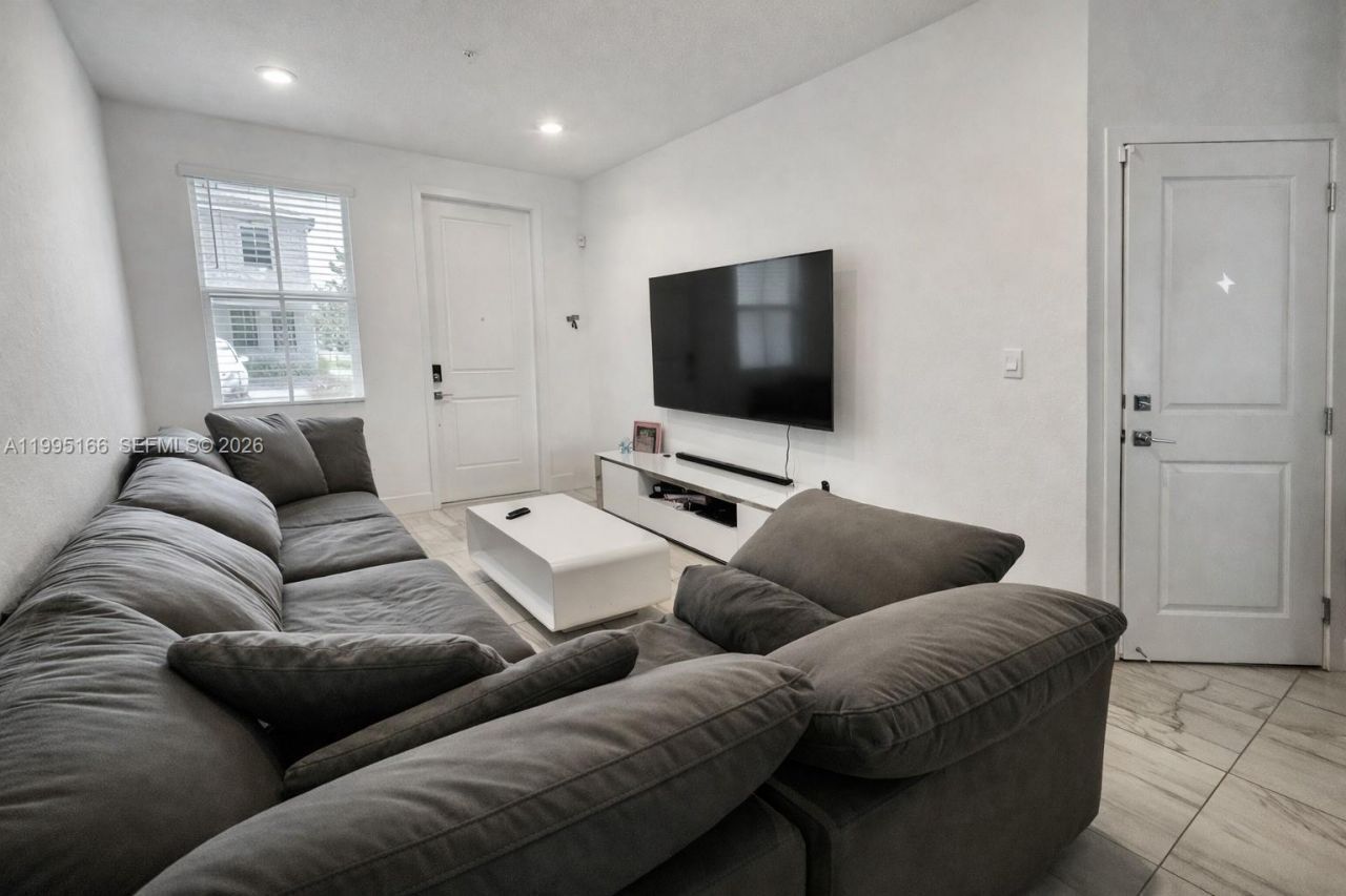 181 SW 170th Ave, Pembroke Pines, FL 33027 Photo