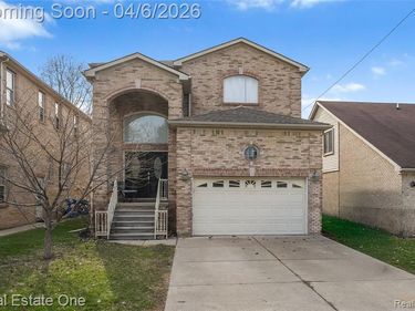 6067 N Vernon Street, Dearborn Heights, MI 48127